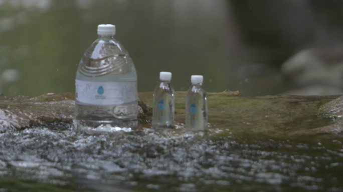 升格拍摄饮用矿泉水溪水水流