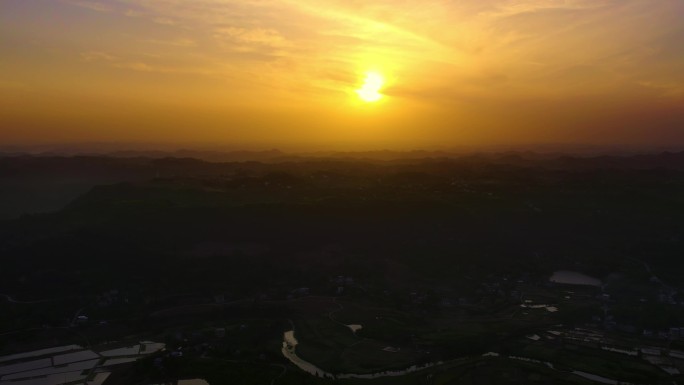 四川盆地清晨日出
