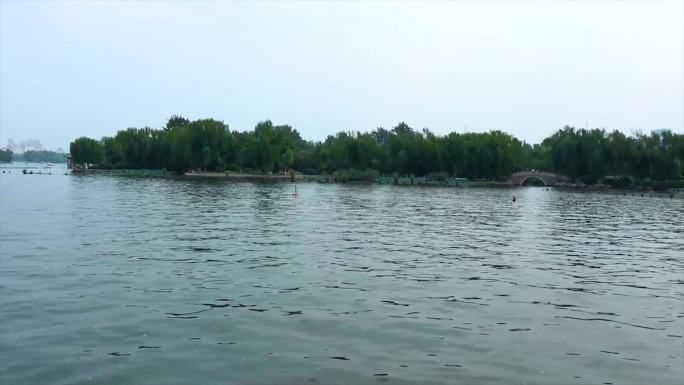 济南 大明湖 游客划船 惬意浪漫视频素材