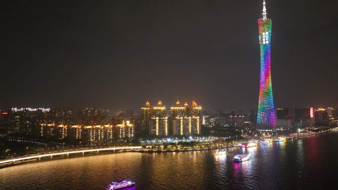 广州珠江新城邮轮夜游夜景