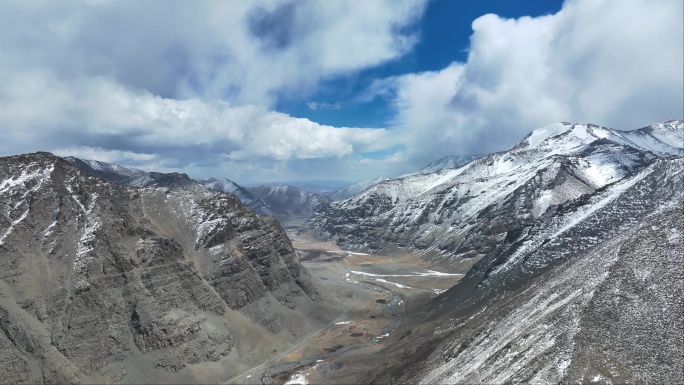 航拍西藏山南卡若拉冰川雪山风光