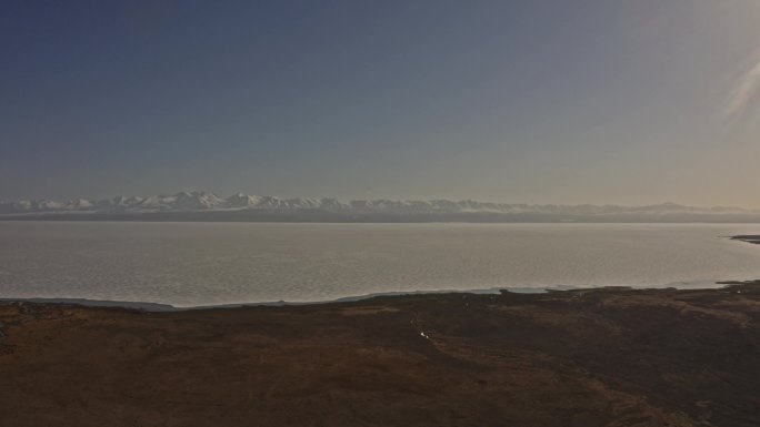 4k航拍冬季哈拉湖祁连山主峰团结峰