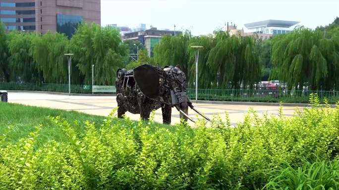 济南 泉城广场 钢铁大象景观艺术视频素材