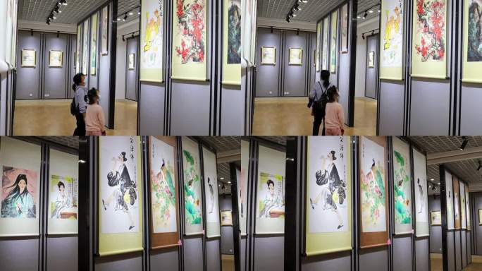 参观油画展国画展