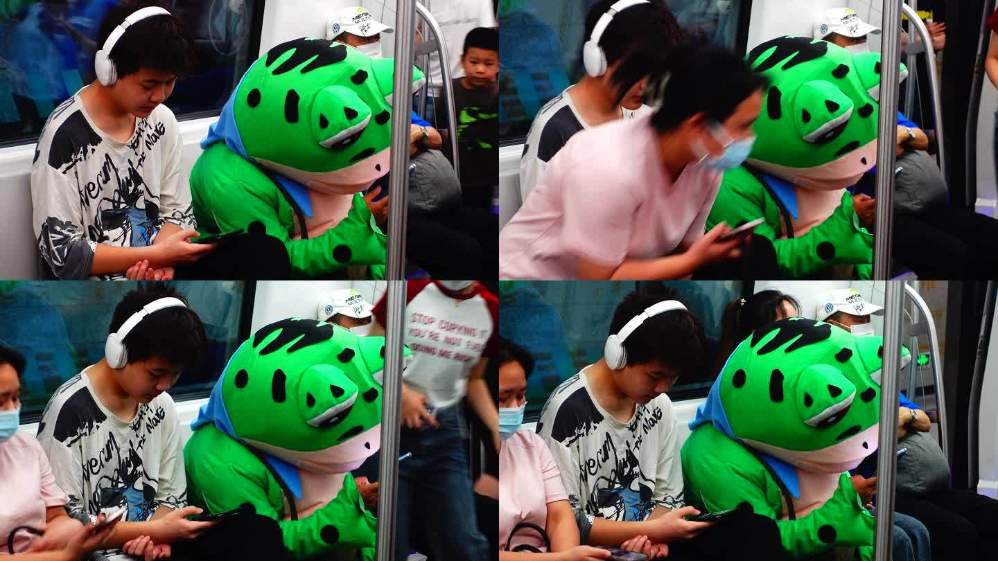 地铁内偶遇 青蛙扮演者1