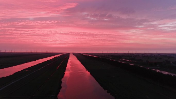 航拍淮河入海水道和苏北灌溉总渠日出