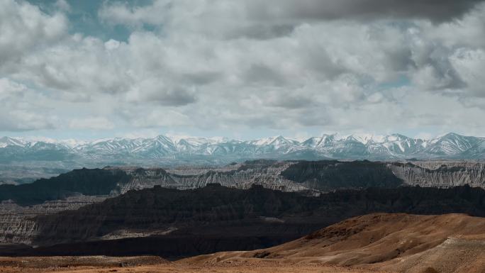 西藏旅游风光扎达土林喜马拉雅山脉全远景