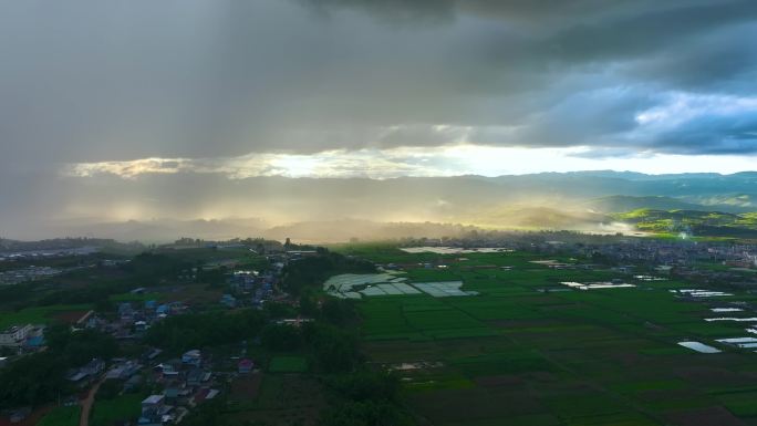 航拍下雨过程