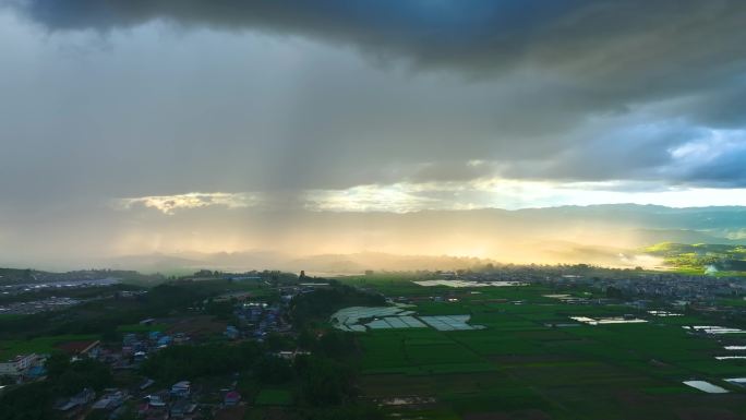 航拍下雨过程