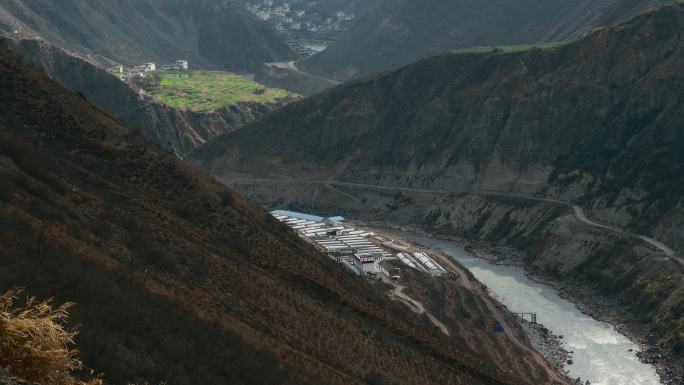 云南旅游风光深藏山区藏族田地村庄