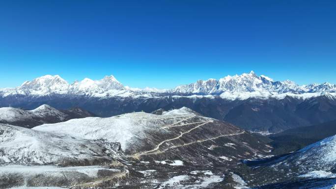 航拍西藏林芝冬季雪山风光