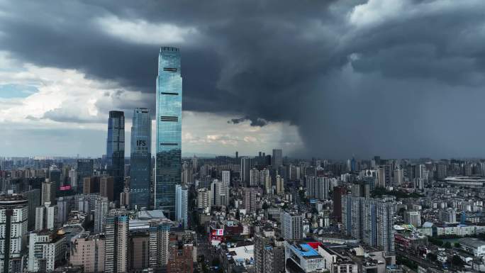 航拍长沙市中心暴雨来袭大景