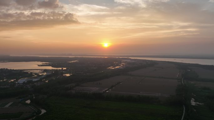 乡村田野弯弯的长江日落夕阳晚霞航拍风景