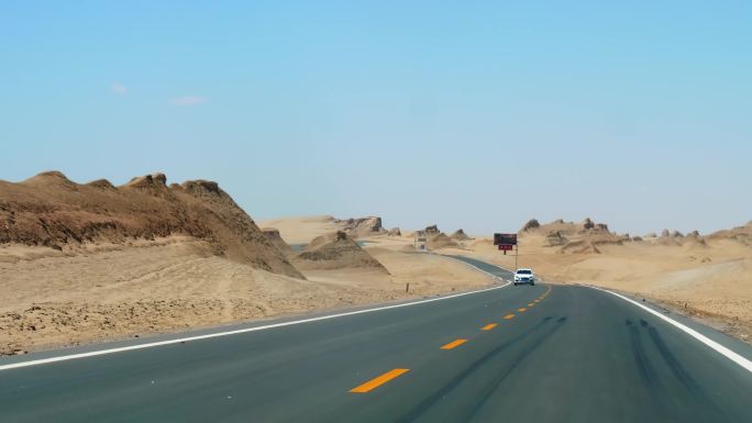 沙漠公路国道215格尔木段