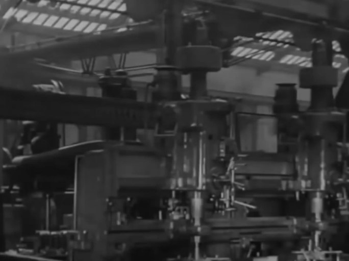 50年代机车厂 火车车身生产