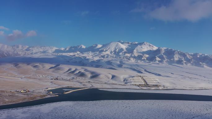 新疆赛里木湖雪日出航拍