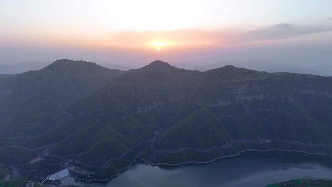 4K航拍​河南安阳林州太行大峡谷日落风景