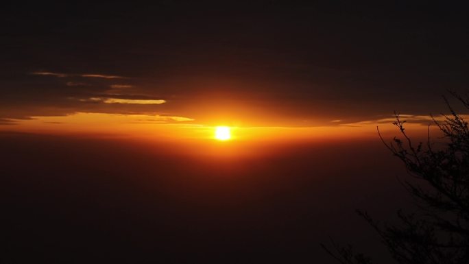 泰山一线天日出