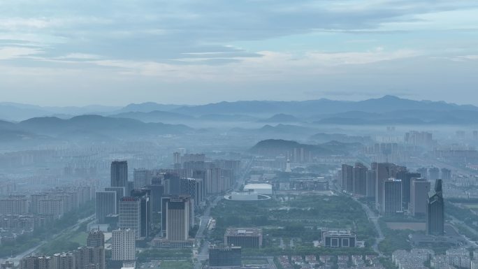 江南浙江绍兴诸暨城区城东早晨晨雾建筑高楼