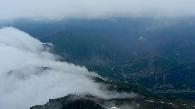 牛背山峡谷的云海（延时）