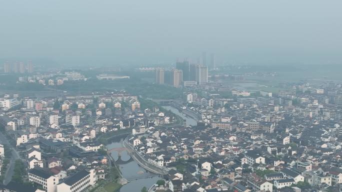 浙江绍兴诸暨枫桥古镇早晨晨雾水墨集镇