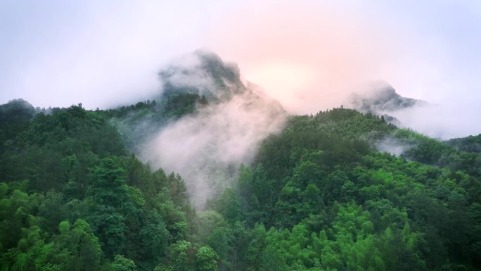 4K航拍雾气袅绕的大山意境国风有音效版