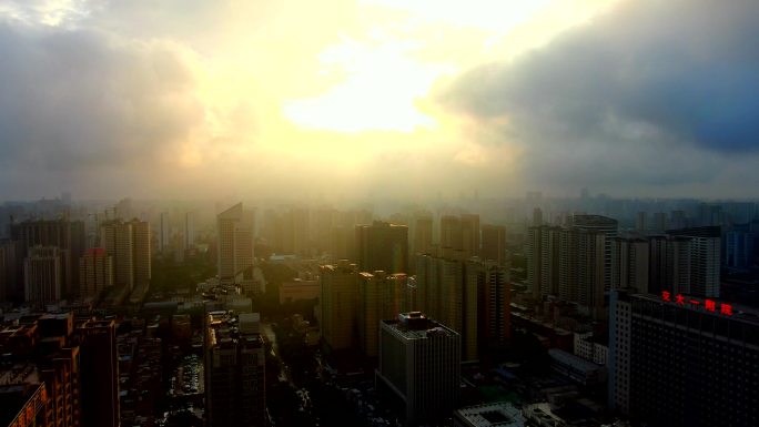 天气变化 城市 市区 大暴雨 打雷