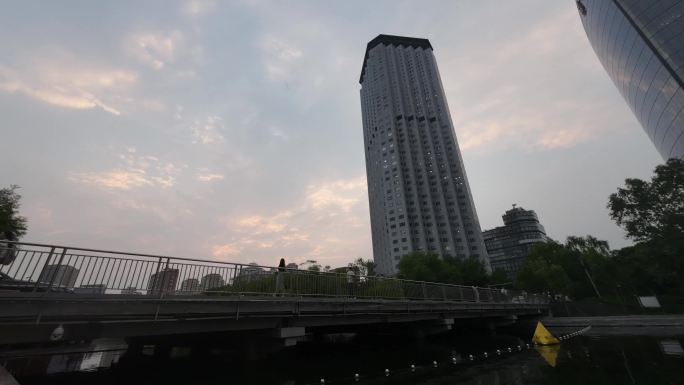 北京亮马河夕阳晚霞延时摄影