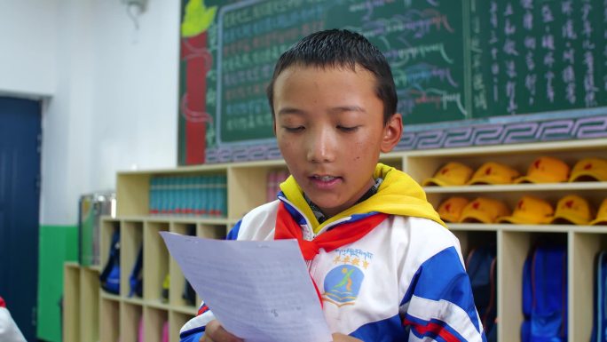 小学生 学校小学生 朗读 早读 学生晨读