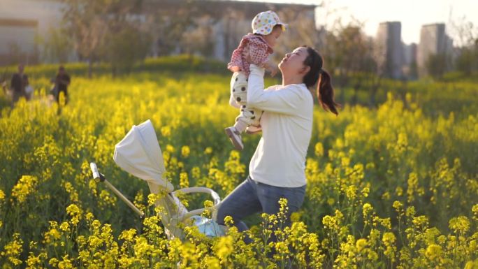 亲子时光 油菜花 油菜花地 儿童 带孩子