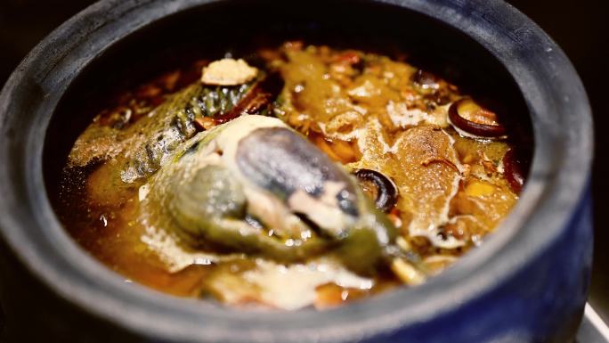地方特色美食制作荥经砂锅炖鸡煲汤