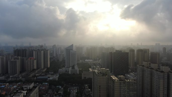 天气 乌云密布 黑云压城 多云 阴天