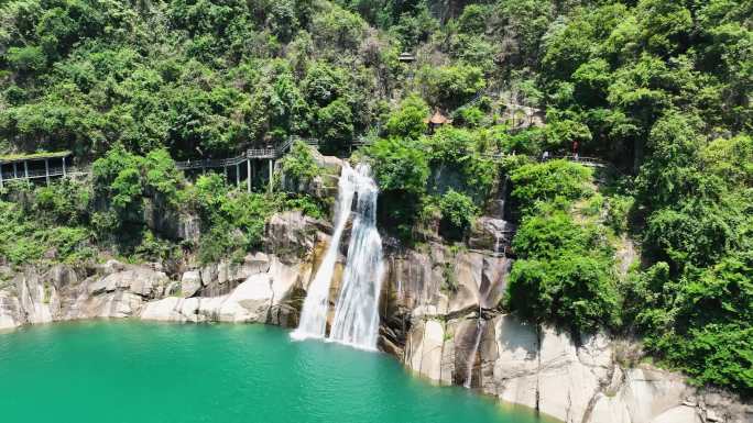 东江湖龙景峡谷瀑布