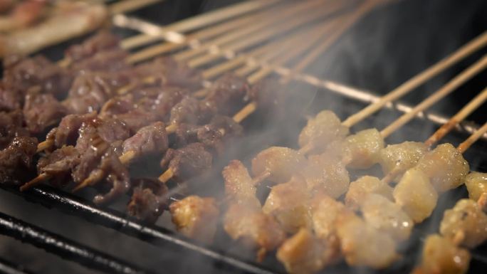 真实烧烤店烤牛肉五花肉牛肉