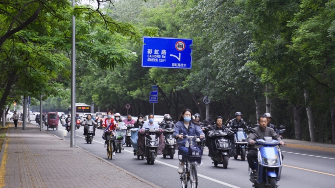 北京上下班车流拥堵的交通