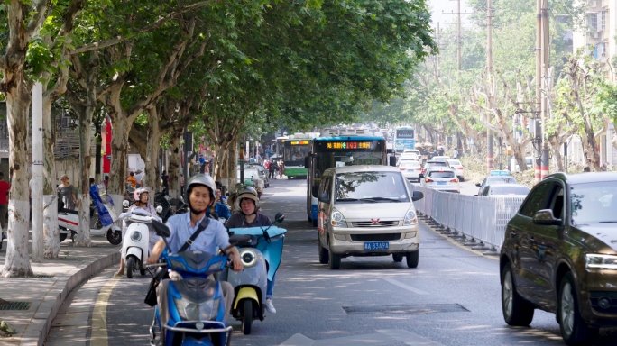 长沙清晨街景+已调色