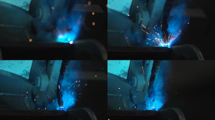 电焊车间焊接过程，焊接蓝色火焰