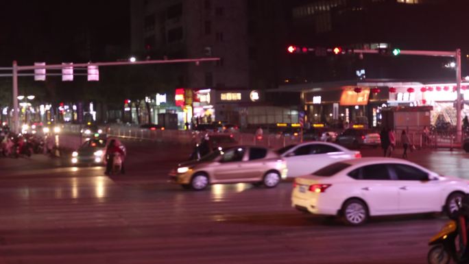 城市夜晚十字路口车水马龙延时摄影
