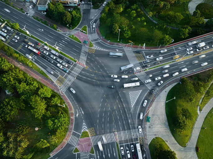 车流三岔路路口车辆航拍延时空境