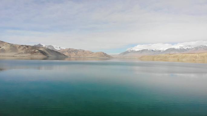 航拍新疆喀什白沙湖 起飞角度