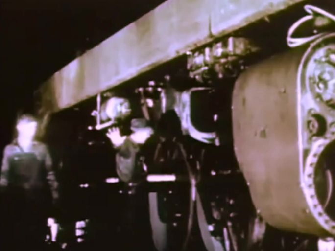 50年代机车厂 火车组装生产 火车组装