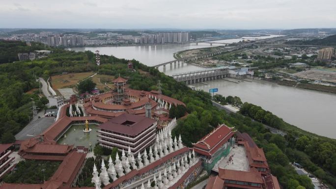 城市铁路半山寺庙建筑水利大坝后飞