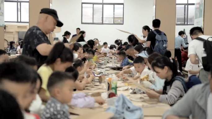 幼儿园小学手工亲子课程废旧材料再利用