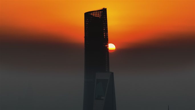 4K高清航拍上海中心长焦夕阳日落