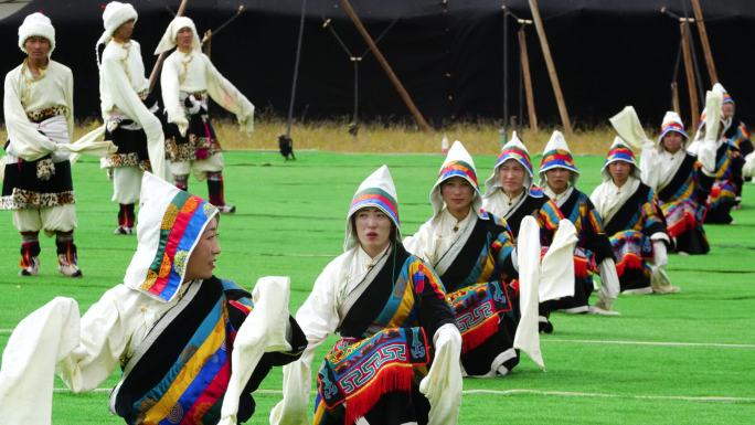 庆节日外表演 户外舞蹈 藏族化 羌塘文化