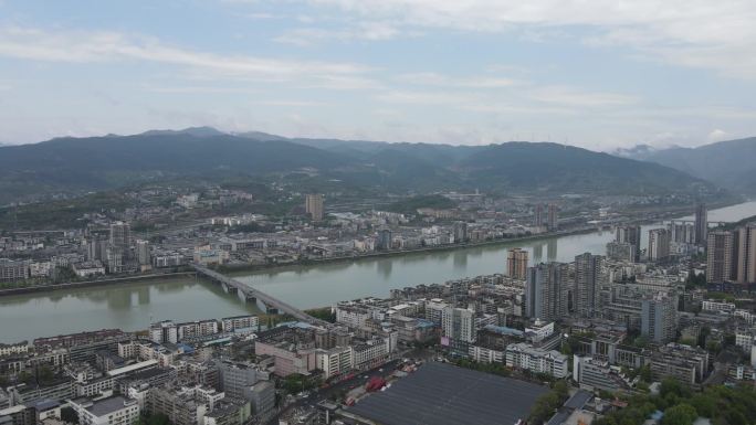 高空环视广元城市远山河流桥梁车流