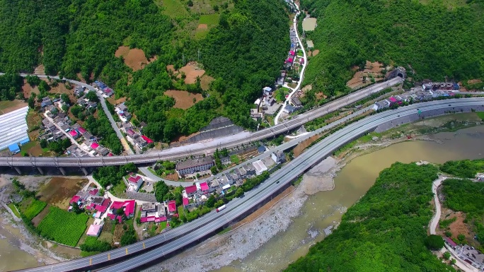 山间高速公路