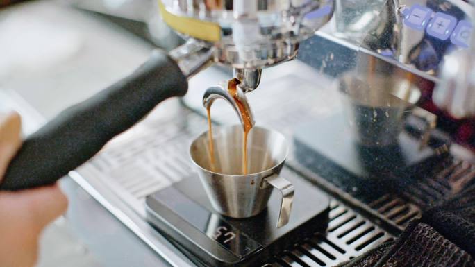 浓缩咖啡制作过程