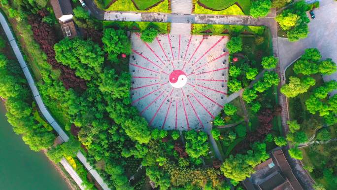 航拍公园广场的伏羲阴阳太极八卦图