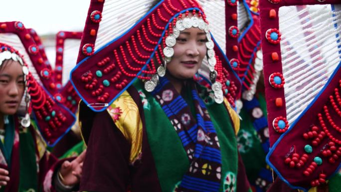高原舞蹈 藏族艺术团 藏族服饰吊坠